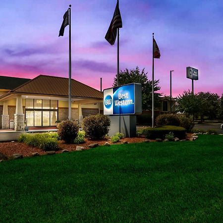 Best Western Detroit Ливония Екстериор снимка