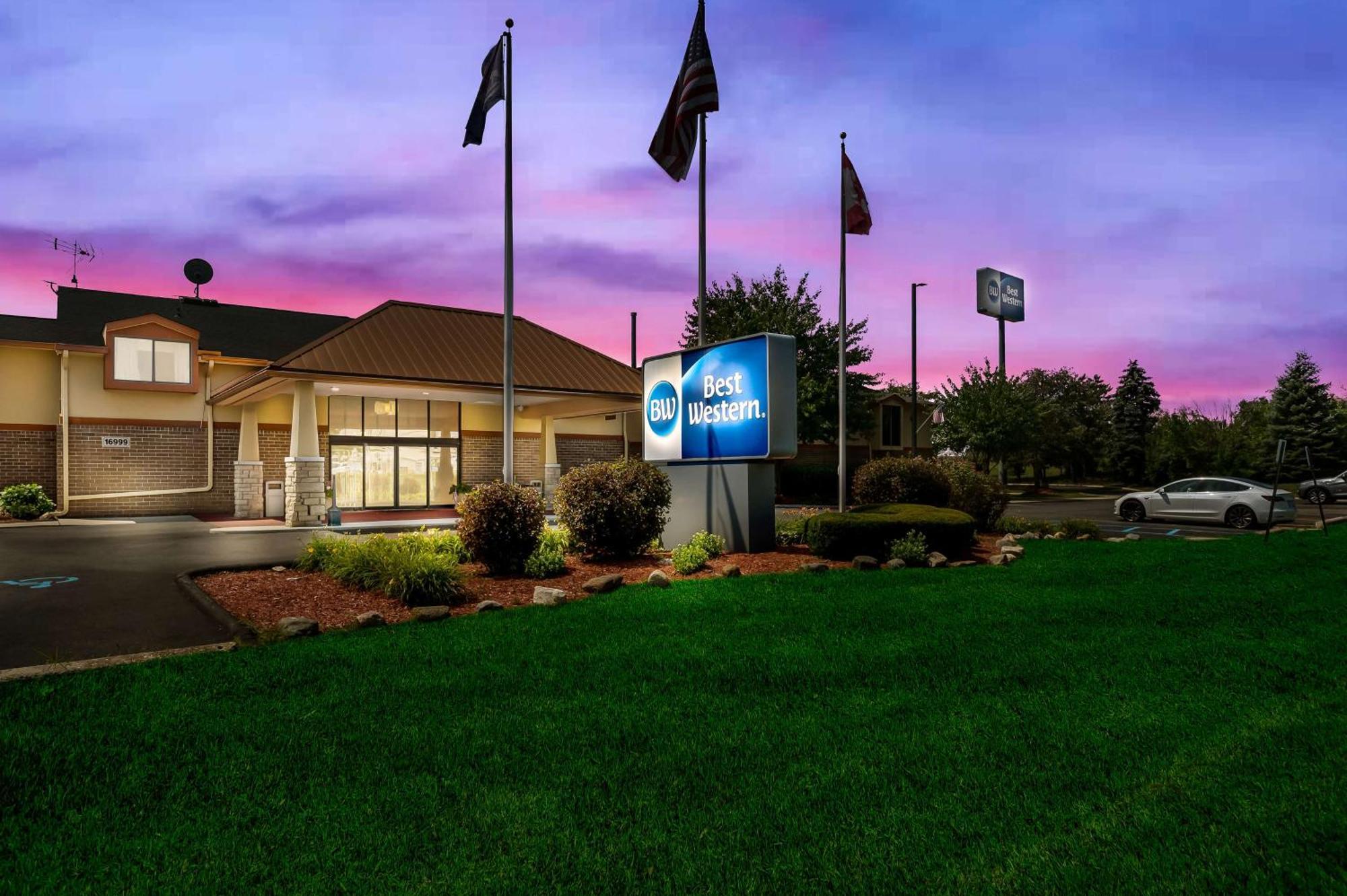 Best Western Detroit Ливония Екстериор снимка