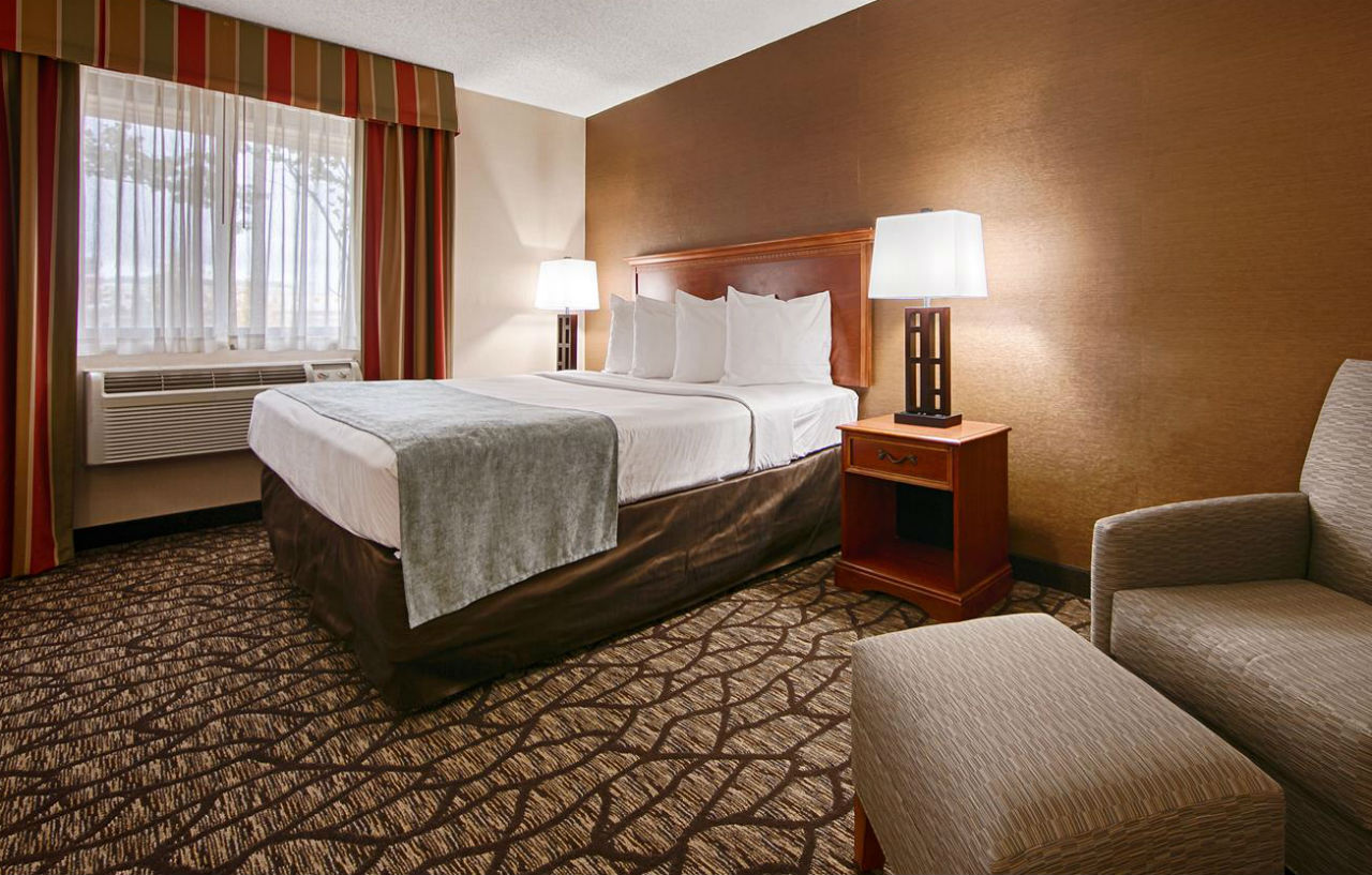 Best Western Detroit Ливония Екстериор снимка